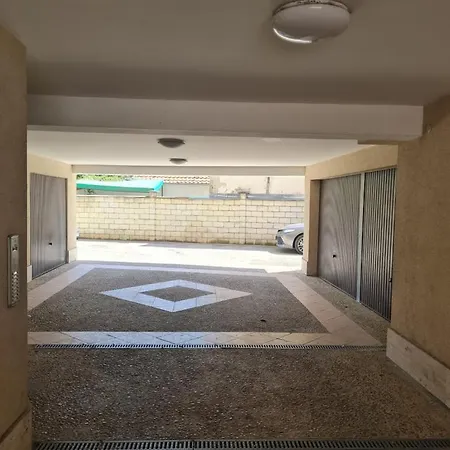 при галя / прекрасен в тих квартал Várna